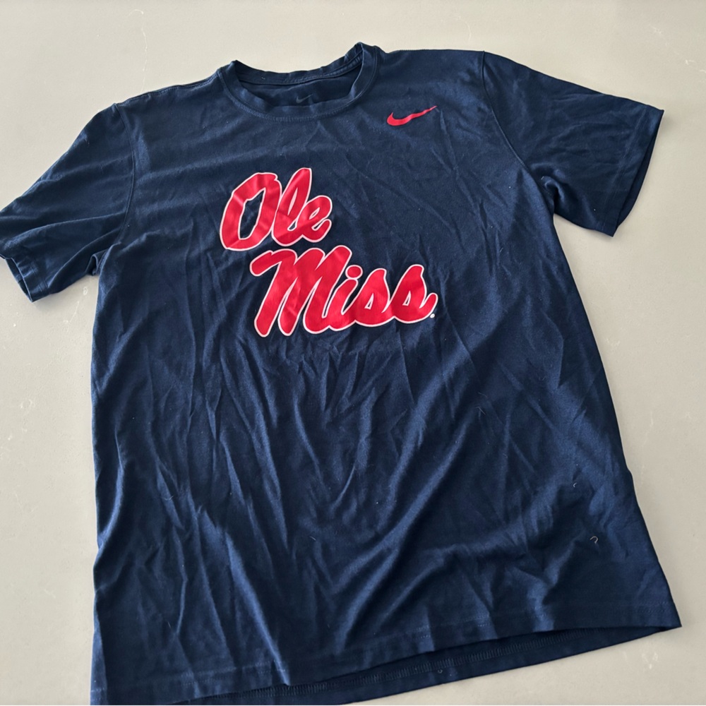 Men’s size large Ole Miss Nike dri fit tee